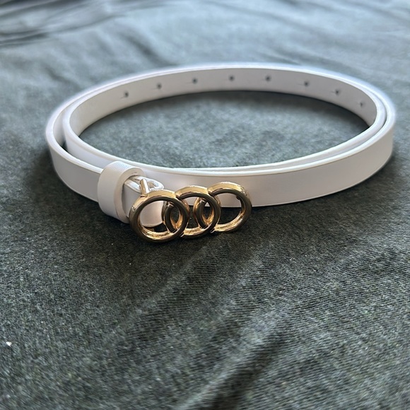 3pcs Women round gold loop buckle, Skinny belts. - Picture 3 of 4